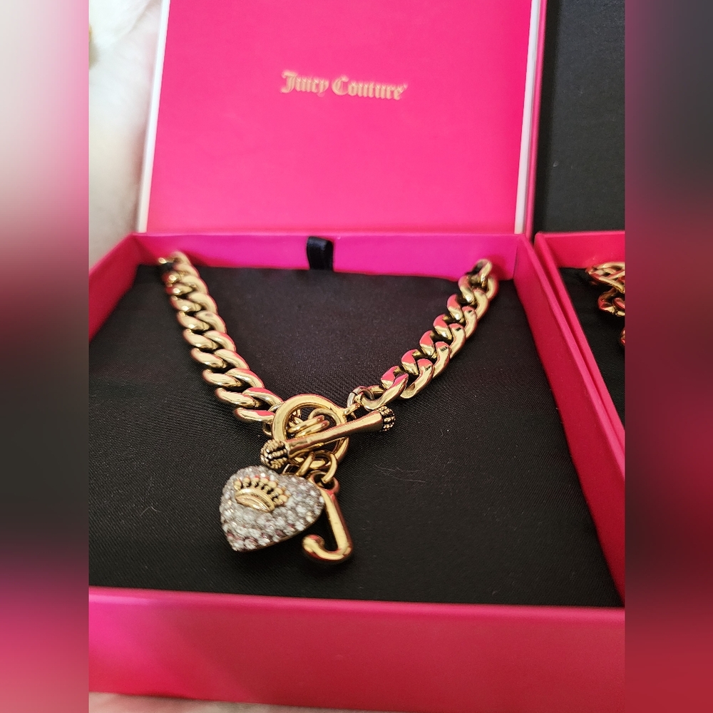 Juicy Couture Gold Necklace Set - Picture 3 of 11